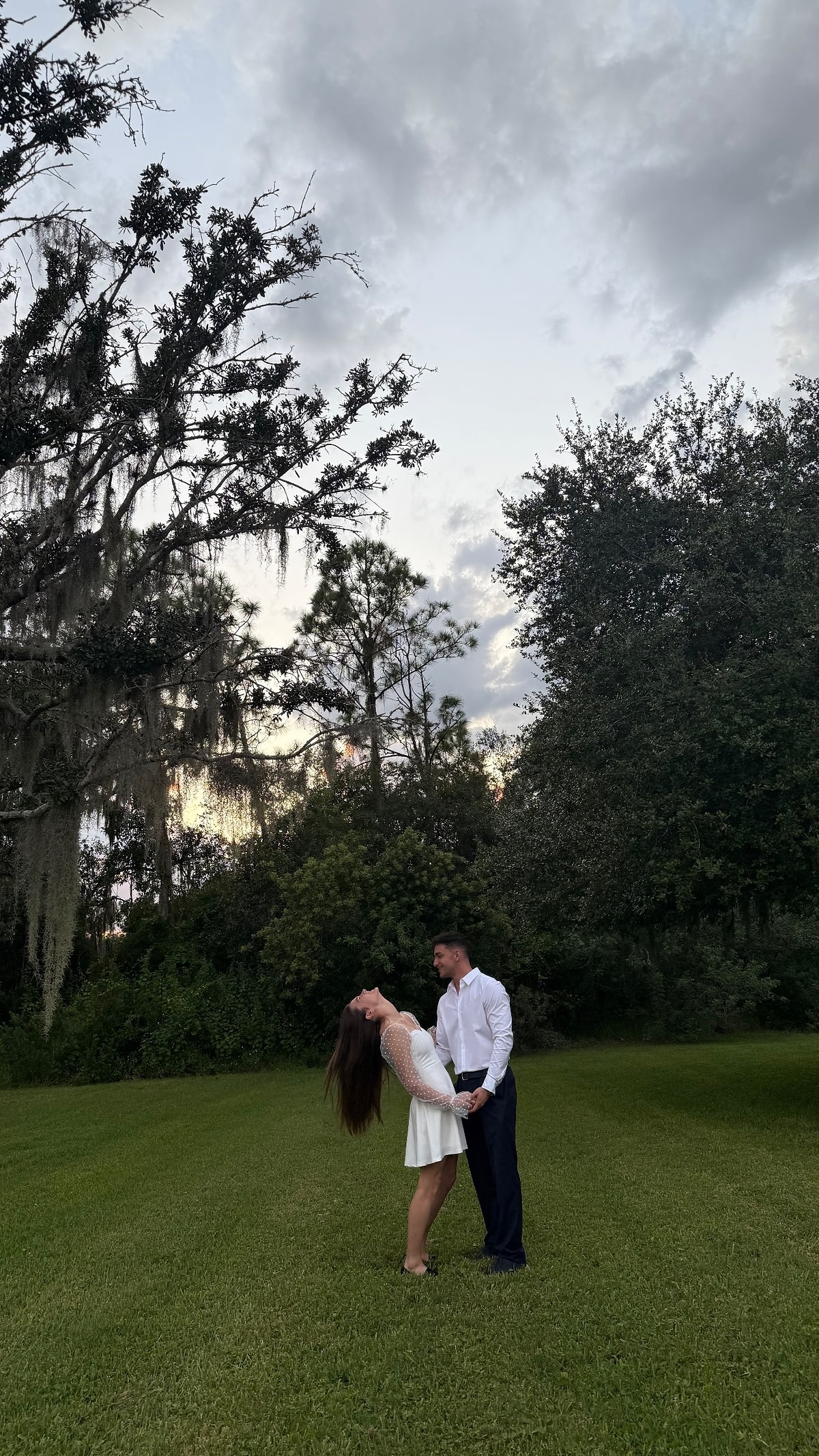 Nisa Bölükbaşı bu pozdan sonra sessiz sedasız dünya evine girdiğini duyurdu...