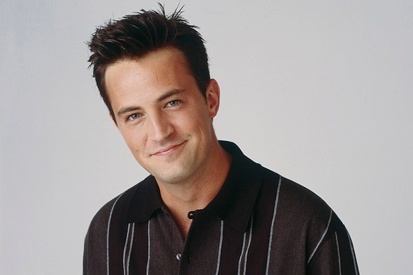 Dizinin belki de en sevilen karakteri olan Chandler'i canlandıran Matthew Perry'nin ani ölümü hepimizi yasa boğmuştu.