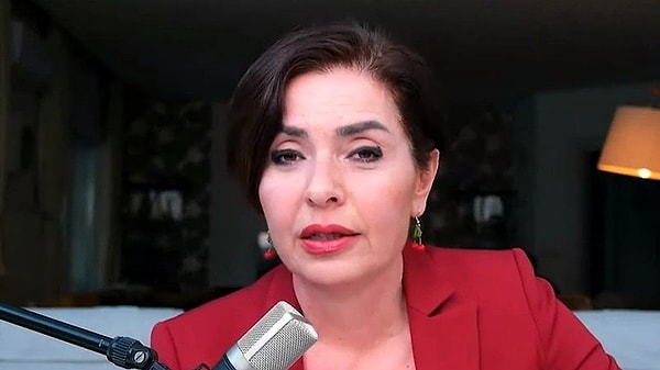 13. Gazeteci Özlem Gürses, dün akşam CNN Türk ekranlarında tartışılan "dijital terör" meselesi için yayına çağırılan Cübbeli Ahmet'i fena tiye aldı.