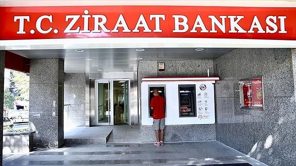 NTV'nin aktardığına göre, konut kredi faizleri konusundaki ilk adım Ziraat Bankası'ndan geldi. Ziraat Bankası aylık konut kredisi faiz oranını 5-10 yıl vade için yüzde 3,09'dan yüzde 2,79'a çekti.