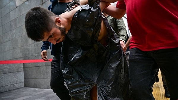 Ancak katil zanlısı, bu süreçte adli kontrol kararını ihlal ederek karakola imza atmaya gitmedi. Buna karşılık polis merkezinin, bu durumu savcılığa bildirmediği öğrenildi.