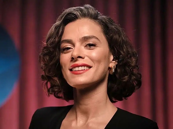 17. Özge Özpirinçci