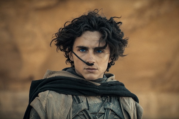 'Dune' film serisiyle son yıllarda adından oldukça sık söz ettiren ünlü oyuncu Timothée Chalamet yepyeni bir filmle karşımıza çıkmaya hazırlanıyor.