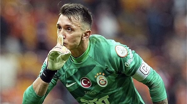 Tugay Kerimoğlu, 2011 yılında Lazio’dan Galatasaray’a transfer olan ve 13 yıldır sarı kırmızılı takımın kalesini koruyan Fernando Muslera için dikkat çeken ifadeler kullandı.