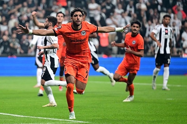 Beşiktaş UEFA Avrupa Ligi'nde henüz puanla tanışamazken Frankfurt puanını 4'e yükseltti.