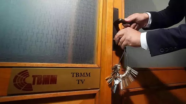 TBMM’de bugün düzenlenen kapalı oturumda Dışişleri Bakanı Hakan Fidan ve Milli Savunma Bakanı Yaşar Güler, Orta Doğu’da yaşananlar ve İsrail’in Türkiye’ye savaş tehdidi için milletvekillerini bilgilendirdi.