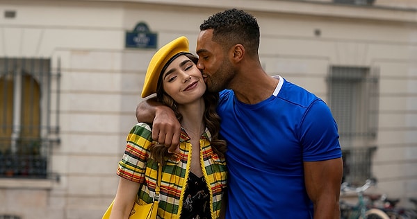 Başrolünde Lily Collins'in oynadığı dizi, bir iş fırsatı için Paris'e taşınan ve burada kültür çatışması yaşayan Amerikalı Emily'nin eğlenceli ve şık hayatını konu almıştı. Ancak görünen o ki bu Paris için hiç de iyi bir haber değil.