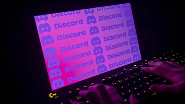 Discord gruplarında cinayeti öven ve küçük kız çocuklarına şantaj yapanların da ortaya çıkması sonrasında Discord’a erişim engeli getirilmişti.