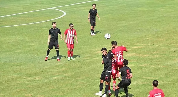 Osmaniyespor ile Diyarbekirspor, Ziraat Türkiye Kupası 2. Tur maçında karşı karşıya geldi. Osmaniye 7 Ocak Stadyumu'nda oynanan müsabakanın normal süresi 0-0'lık eşitlikle sonuçlandı. Turu geçen takımı belirlemek için maç uzatmalara gitti.