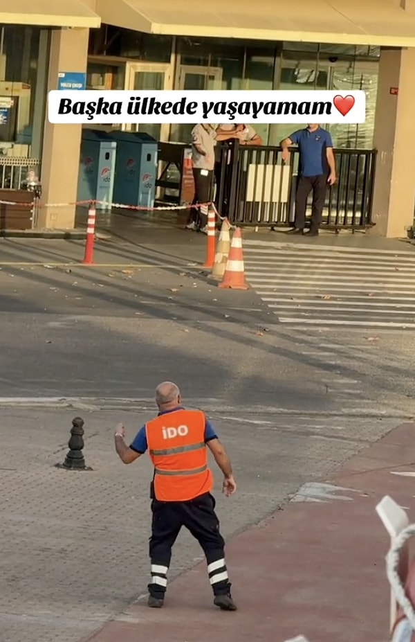 Kullanıcı o videoyu “Başka ülkede yaşayamam” sözleriyle paylaştı. İDO personelinin zeybek performasına büyük beğeni geldi.