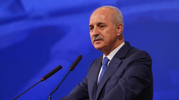 Geçen günlerde TBMM Başkanı Numan Kurtulmuş, anayasanın üçüncü maddesindeki, "Devletin ülkesi ve milletiyle bölünmez bütünlüğü" tabirinin değişmesi gerektiğini söylemiş gelen tepkiler sonrası ise geri adım atmıştı.