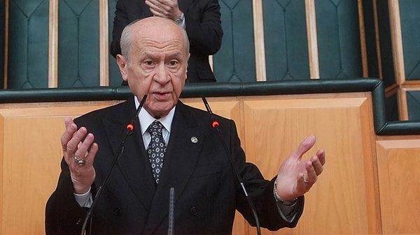 Bahçeli, konuyla ilgili “Uzattığım el milli birlik ve kardeşliğimizin mesajıdır. Uzattığım el ilk Meclis'in ve cumhurbaşkanımızın meşale gibi yanan aydınlığıdır” açıklamasını yapmıştı.