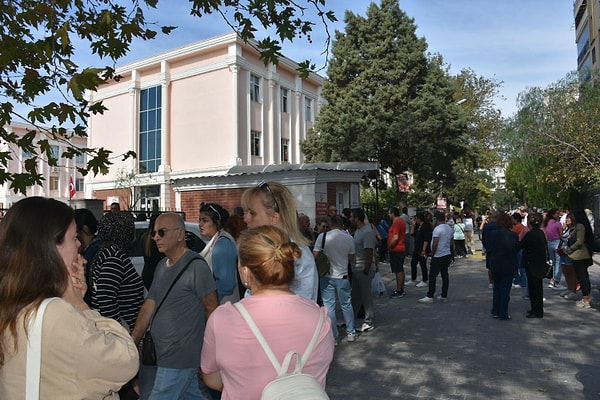 İddiaya göre, 1 hafta önce işe başlayan okulun temizlik görevlisi D.T., 3'üncü sınıf öğrencisi E.Ş.'ye sözlü ve fiziksel olarak cinsel tacizde bulundu.