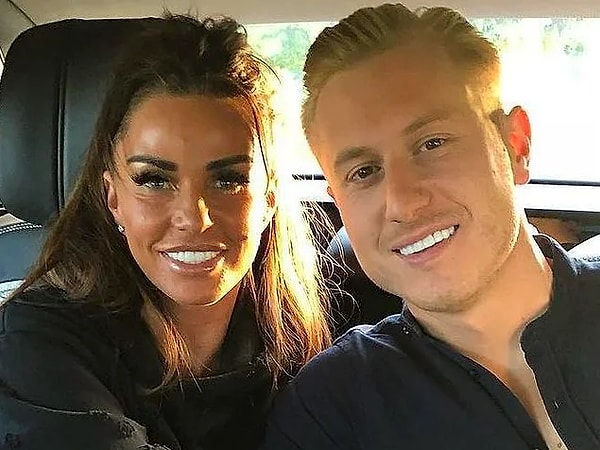 Her şey şarkıcı, reality show ünlüsü ve eski model Katie Price'ın nişanlısı Kris Boyson'la birlikte estetik ameliyatı olmak için Türkiye'ye gelmesiyle başladı.