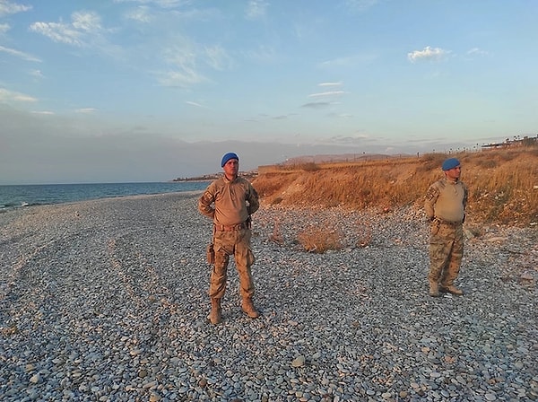 “Zararsız küçücük Rojin’den ne istediler? Rojin’in kime ne zararı vardı ki? Niye böyle yaptılar? 24 kilometre uzağa gece o çocuk tek başına gitmez. Ben orayı görmedim. Yurdun yanındaki göl derin değil. Eğer gitselerdi orada boğulma tehlikesi yoktu."