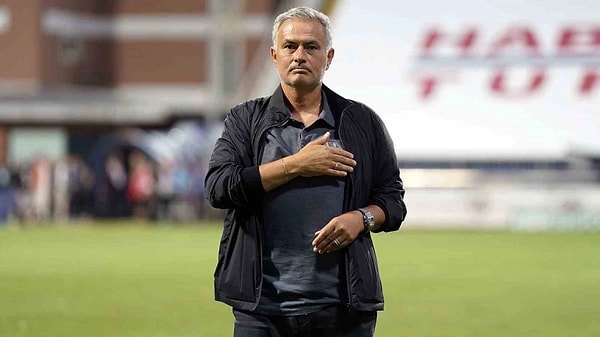 Samsunspor deplasmanında bırakılan iki puanın ardından Mourinho hedef haline gelmiş durumda. Taraftarların en çok eleştirdiği isim olan Portekizli'ye Mahfi Eğilmez'den de eleştiri geldi.