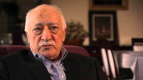 Gülen'in ölümünün ardından Twitter'da büyük bir hareketlilik yaşandı ve kullanıcılar konuyla ilgili düşüncelerini paylaşmaya başladı.