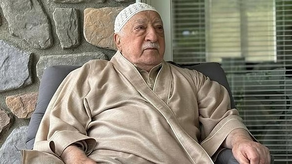 Fethullahçı terör örgütü (FETÖ) elebaşı Fethullah Gülen'in ölüm haberini sunan Bursada Bugün isimli haber sitesinin Genel Yayın Yönetmeni Aysın Komitgan, Gülen'e rahmet okudu.