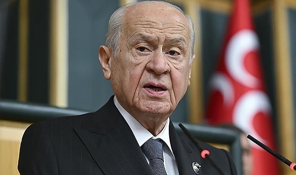 Devlet Bahçeli, çözüm sürecine ilişkin PKK terör örgütünün elebaşı Abdullah Öcalan'ı işaret etti. Öcalan'a ''Gelsin Meclis'te konuşsun'' diyen Devlet Bahçeli, sözlerine şöyle devam etti: