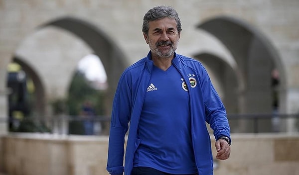 Beklentisi olmadığını vurgulayarak şunları söyledi: "Ben 6 sene ayrıydım Fenerbahçe'den. Ayrıldıktan sonra 6 sene içinde çok teknik direktör krizi oldu. Olmalıydım demiyorum. Dünyanın her tarafından teknik direktör arandı bir tek seçenek olarak benim ismim geçmedi."