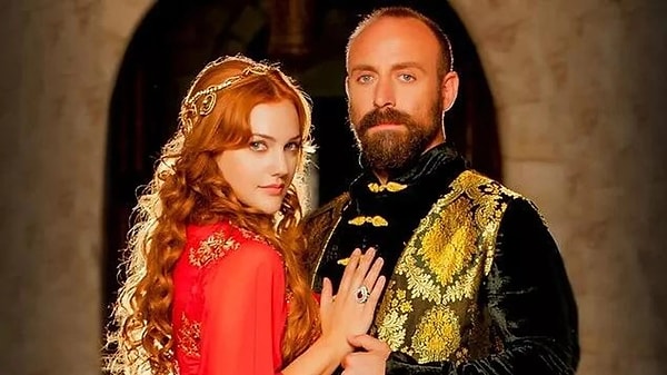 Halit Ergenç, Meryem Uzerli, Vahide Perçin, Nebahat Çehre, Okan Yalabık, Nur Fettahoğlu ve Selma Ergeç gibi yetenekli ve tanınmış isimlerin başrollerini paylaştığı bu dizi, Kanuni Sultan Süleyman ve Hürrem Sultan'ın hayat hikayesini izleyicilere unutulmaz bir şekilde aktardı.