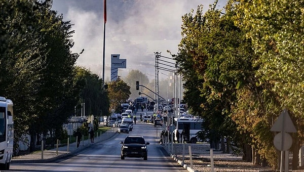 Saldırıda 4 şehidimiz, 3'ünün durumu ağır olmak üzere 14 yaralımızın olduğu öğrenildi.