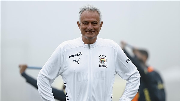 Süper Lig'de beklentilerin altında kalan Jose Mourinho'nun Fenerbahçe'sinin Avrupa Ligi'ndeki United maçının nasıl sonuçlanacağı büyük merak konusu.