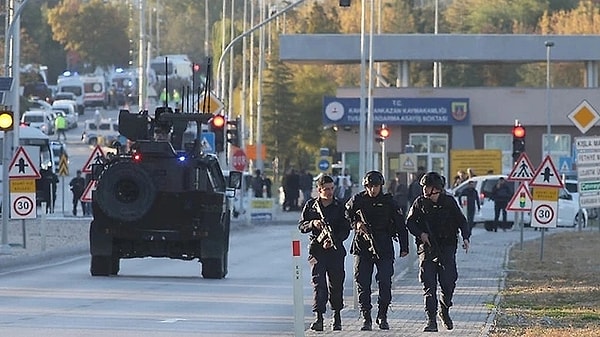 Yaşanan olayların ardından önümüzdeki 29 Ekim Cumhuriyet Bayramı'na yönelik tüm kutlamalar iptal edildi.