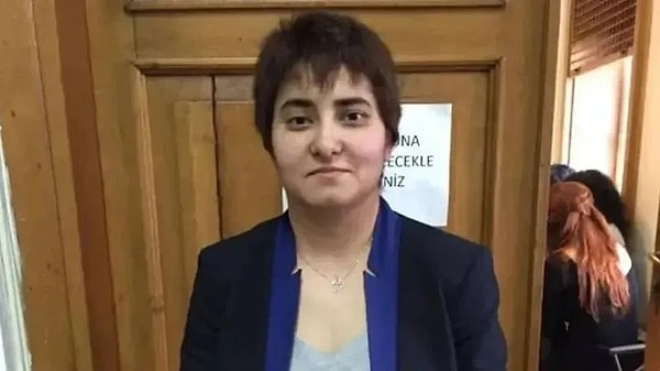 Avukat Dilek Ekmekçi'nin avukatları, AK Parti Milletvekili Osman Gökçek'in şikayeti üzerine Ekmekçi'nin 3 hafta süreyle akıl hastanesine yatırılma kararı alındığını açıkladı.