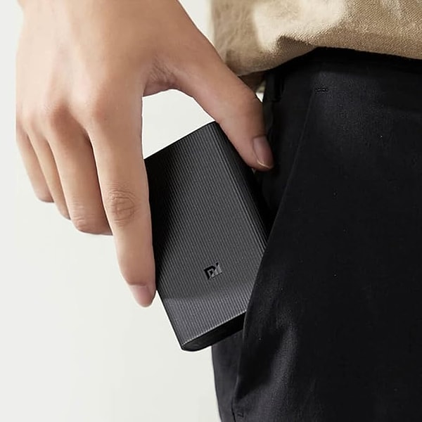 8. Xiaomi Mi 10000 mAh Ultra Compact Powerbank