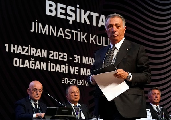 Beşiktaş'ta 2024 Yılı Olağan İdari ve Mali Genel Kurul Toplantısı bugün gerçekleşti. Sabah bölümünde sandalyelerin havada uçuştuğu kongrede önemli bir karar çıktı.