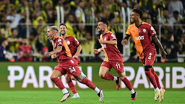 Ligde geride kalan haftalarda Galatasaray, 8 galibiyet, 1 beraberlik alarak 25 puanla liderlik koltuğunda oturuyor.