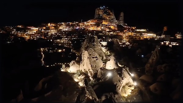 Sosyal medya hesabından paylaşım yapan Kültür ve Turizm Bakanı Mehmet Nuri Ersoy, Uçhisar'dan Göreme'ye uzanan Güvercinlik Vadisi'nin  geceleri de ziyarete açık olacağını duyurdu.