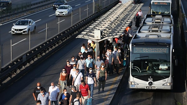 Uraloğlu, tüm toplu taşıma kartlarını tek bir kartta birleştirmek istediklerini söyledi.