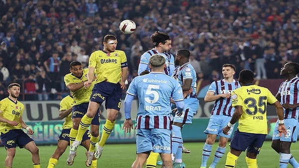 Yarın haftanın en önemli maçında Trabzonspor evinde Fenerbahçe'yi ağırlayacak. Fenerbahçe zirve yarışına devam, Trabzonspor ise zor zamanlardan kurtulmak istiyor.