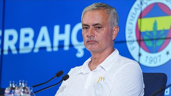 Jose Mourinho, Trabzonspor maçının ardından kimine göre mağlubiyete bahane kimine göre ise "tarihi bir tirad" ile kameraların karşısına geçti.