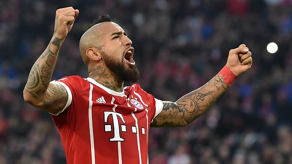 Arturo Vidal, Şili'nin Vitacura bölgesinde bir gece kulübünde düzenlediği partinin ertesi sabahı kimlik doğrulaması yapmak üzere karakola götürüldü.