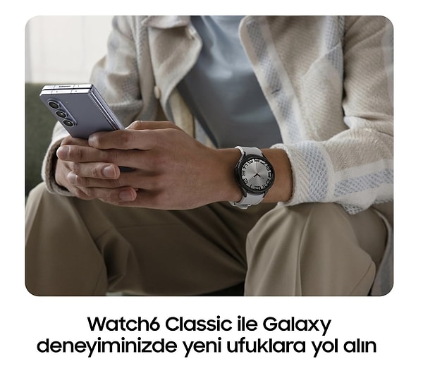 47mm Super AMOLED ekranı sayesinde bildirimler, uygulamalar ve sağlık verileri her an elinizin altında ve göz alıcı bir parlaklıkla. Çizilmelere dayanıklı safir camıyla günlük kullanımda da ilk günkü şıklığını korur.