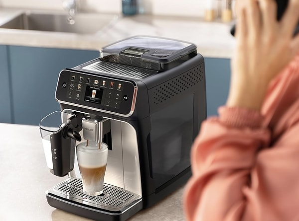 Philips EP5547/90 Tam Otomatik LatteGo Espresso Makinesi