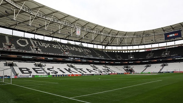 Maça istekli baskılı başlayan Beşiktaş ilk yarıda oyunu rakip sahaya yıkmasına rağmen çok ciddi fırsatlar yaratamadı.