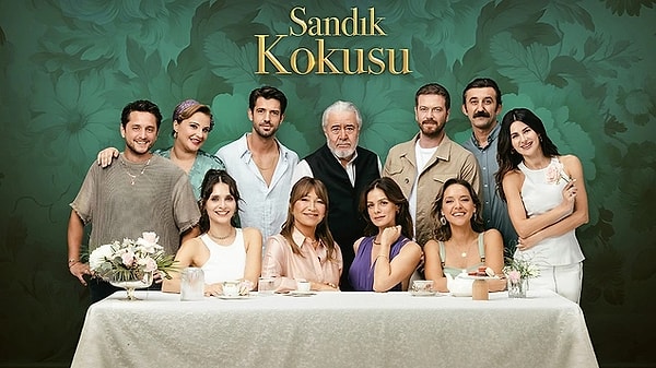 13. Show TV ekranlarının sevilen dizisi Sandık Kokusu, ikinci sezonuyla da ilgi görmeye devam ediyor. Çarşamba akşamlarının en çok izlenen yapımları arasında yer alan dizide sezon başında birtakım değişiklikler yapılmıştı. Metin Akdülger'in ayrıldığı ve Engin Öztürk'ün dahil olduğu dizide reytingler yükselmeye devam ediyor. Kadrosu gittikçe gelişen diziye yeni bir oyuncu daha dahil oldu. Birsen Altuntaş'ın haberine göre, ünlü bir oyuncu dizinin kadrosuna katıldı.