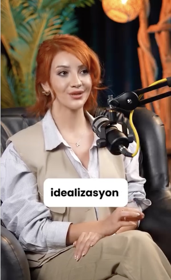 Psikolog Aycan Koç, bu durumu "idealizasyon" olarak açıklıyor. Yani, eski sevgiliyle alakalı tüm kötü anıların rafa kaldırılması, yerine sadece iyi anıların hatırlanması.