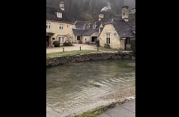 Orta Çağ'da geçen bir film setini andıran köyün sokakları, sadece izlerken bile huzur verdi.