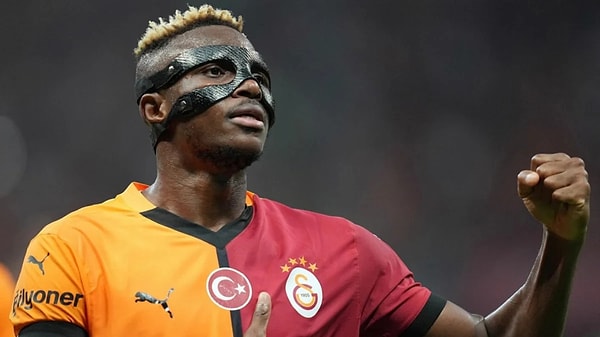 Victor Osimhen maçın ardından beIN Sports mikrofonlarına özel açıklamalar yaptı. "Türk halkını selamlıyorum" diyen Osimhen'in açıklamaları alkış topladı.