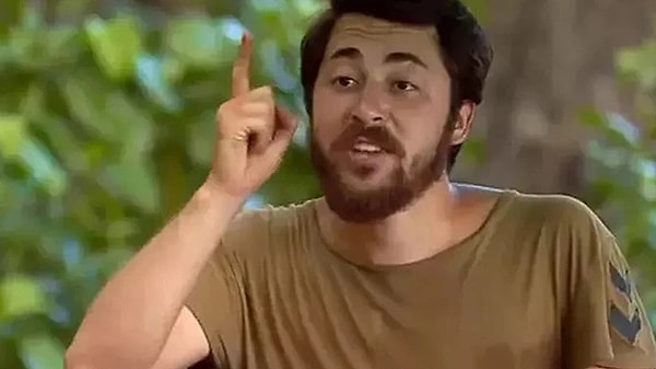 11. 2016 yılında Survivor ile tanınan Semih Öztürk, Survivor 2025 kadrosunda yer alacağı iddialarıyla gündemde. Eski yarışmacılar Sema ve Adem ile sosyal medya paylaşımı yapan Öztürk, takipçilerden yoğun ilgi gördü. Eşi Kurretülayn Matur’un açıklamaları sonrası Acun Ilıcalı ile yaşadığı gerilim nedeniyle Survivor Ekstra’daki işine son verilmişti. Ancak Semih Öztürk'ün Survivor 2025 için kadroya döneceği söylentisi sosyal medyada hızla yayıldı. Yarışma için yaptığı yorum ise dikkat çekti.