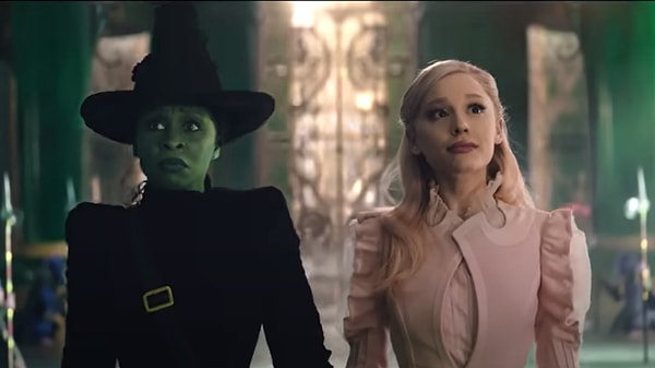 Cynthia Erivo, Ariana Grande ve Jonathan Bailey'in başrollerde oynadığı 'Wicked' filminin vizyona girmesine sayılı günler kaldı. Ancak film daha vizyona girmeden yapılan bir yanlışlık ortalığı fena karıştırdı.