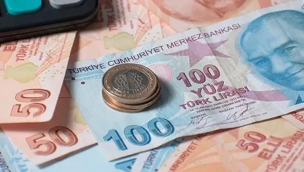 SENARYO 4: Merkez Bankası'nın yüzde 44'lük yıl sonu enflasyon beklentisi oranında zam yapılması durumunda asgari ücret 24 bin 483 liraya çıkacak.