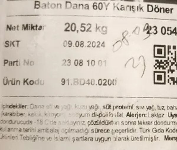 Firma, barkod ve parti numarasından İstanbul Sultanbeyli'deki üretim tesisinde çalışan işçi Yasin K.'nin ürettiği dönerin kusurlu olduğunu tespit etti ve savcılığa suç duyurusunda bulundu. Savcılığa verilen dilekçede, dönerin içine yabancı maddenin yerleştirilebileceği tek aşamanın dönerin basılarak dondurucuya kaldırıldığı aşama olduğunu kaydeden firma, hangi personelin hangi baton döneri üretmiş olduğunun bir program sayesinde takip edilebildiğini belirtti. Bu nedenle de dönerin üretim sorumlusu ve yabancı cismi yerleştirebilecek tek şüphelinin Yasin K. olduğunu aktardı.