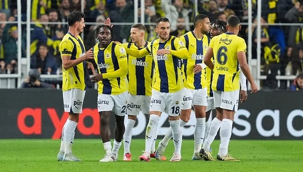 Sezona yenilenen yönetim kadrosu sonrasında oluşturulan yeni takım ile başlayan ancak ligde istediği sonuçları alamayarak ezeli rakibi Galatasaray’ın arkasında kalan Fenerbahçe, ara transfer dönemine bomba gibi hazırlanıyor.