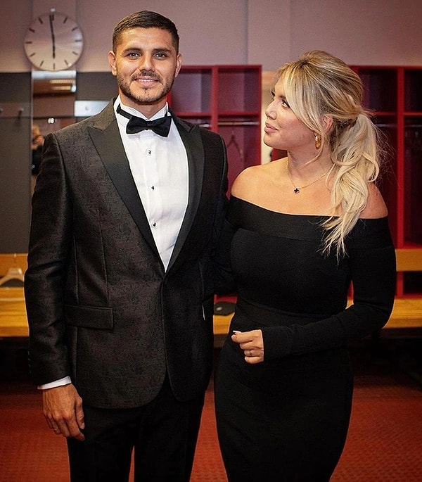 Suların bir türlü durulmadığı Wanda Nara ve Mauro Icardi ilişkisinde her gün yeni bir gelişme ortaya çıkıyor, yeni bir iddia ortaya atılıyor. Nara'nın L-Gante ile olan ilişkisinden sonra ikili arasında yaşananlar bir türlü bitmezken şiddet iddiaları ve boşanma davası açıldığı iddialarını konuşmuştuk. Bu kez de Icardi'nin erkek kardeşinin yaptığı paylaşım gündeme geldi. Gelin, Icardi'nin erkek kardeşi Guido Icardi'nin açıklamalarına birlikte bakalım!